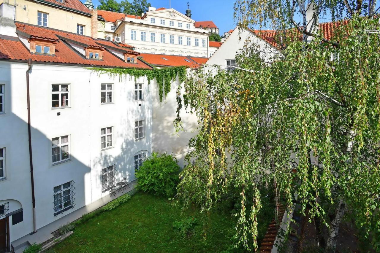 Lovely Little Cosy Apt In Прага Екстер'єр фото